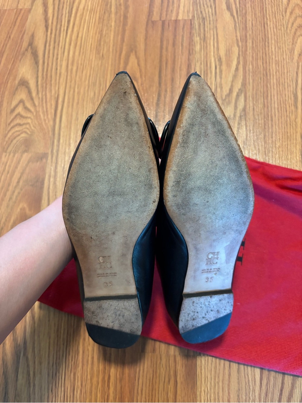Carolina Herrera Initials Insignia Leather Ballet Flats - Picture 13 of 14